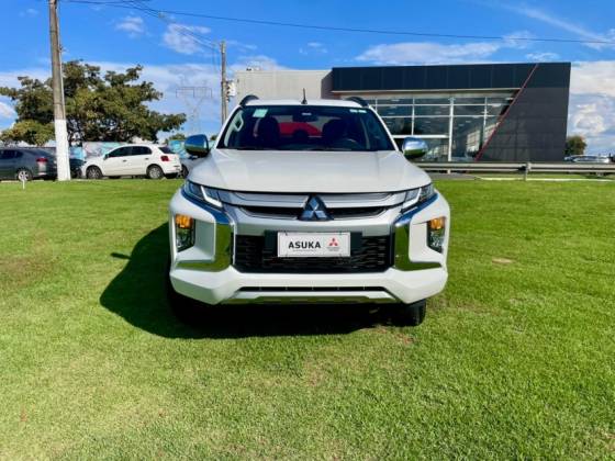 MITSUBISHI L200 TRITON 2.4 16V TURBO DIESEL SPORT HPE CD 4P 4X4 AUTOMÁTICO MITSUBISHI L200 TRITON 2.4 16V TURBO DIESEL SPORT HPE CD 4P 4X4 AUTOMÁTICO
